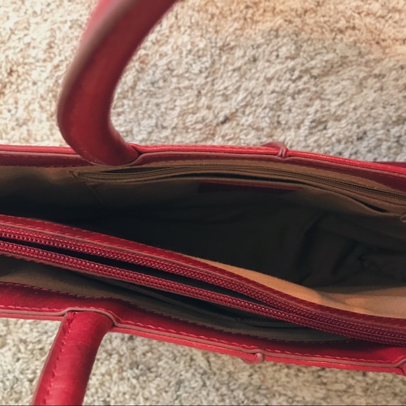 Red Hobo Purse - Picture 5 of 7